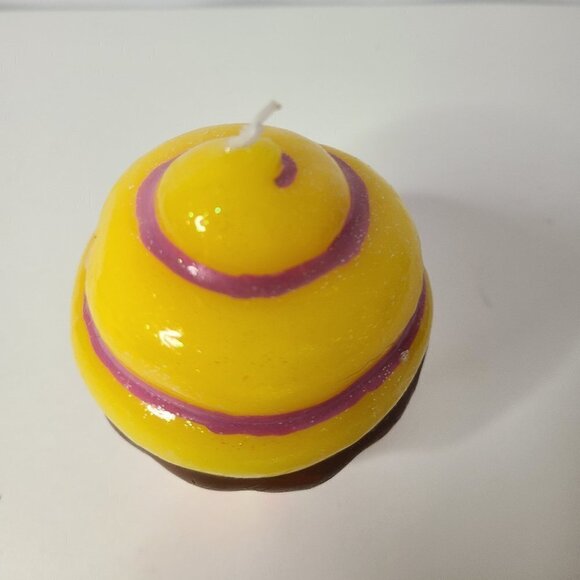 CUPCAKE Shaped Candle Multicolor Art Deco - Picture 2 of 5